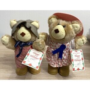 Hattie & Dudley Furskin Wendy‘s holiday Christmas bears set of 2